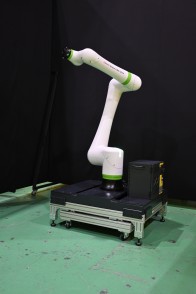 FANUC CRX-30iA うんぱんマン　黒い部分はお客様でご用意頂きました。